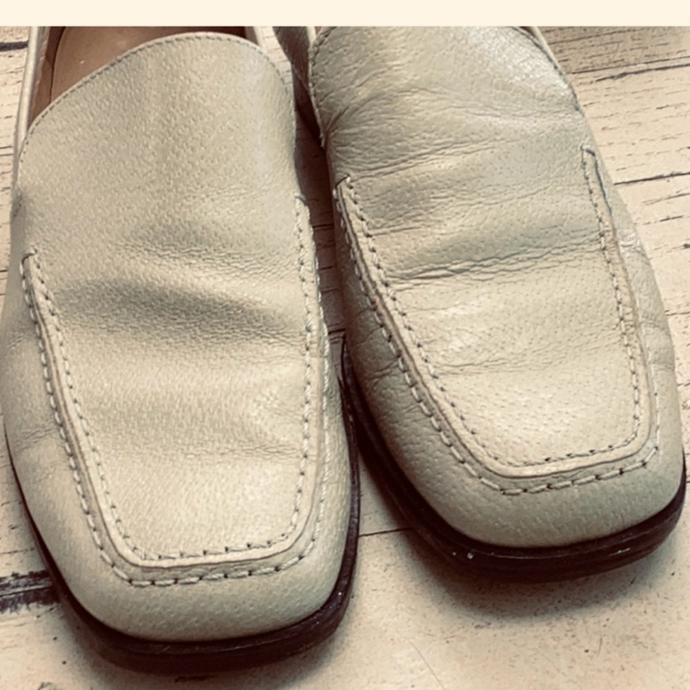 Vintage Gucci Women’s Ivory Leather Loafers – Size 5B – Made in Italy - Picture 5 of 7